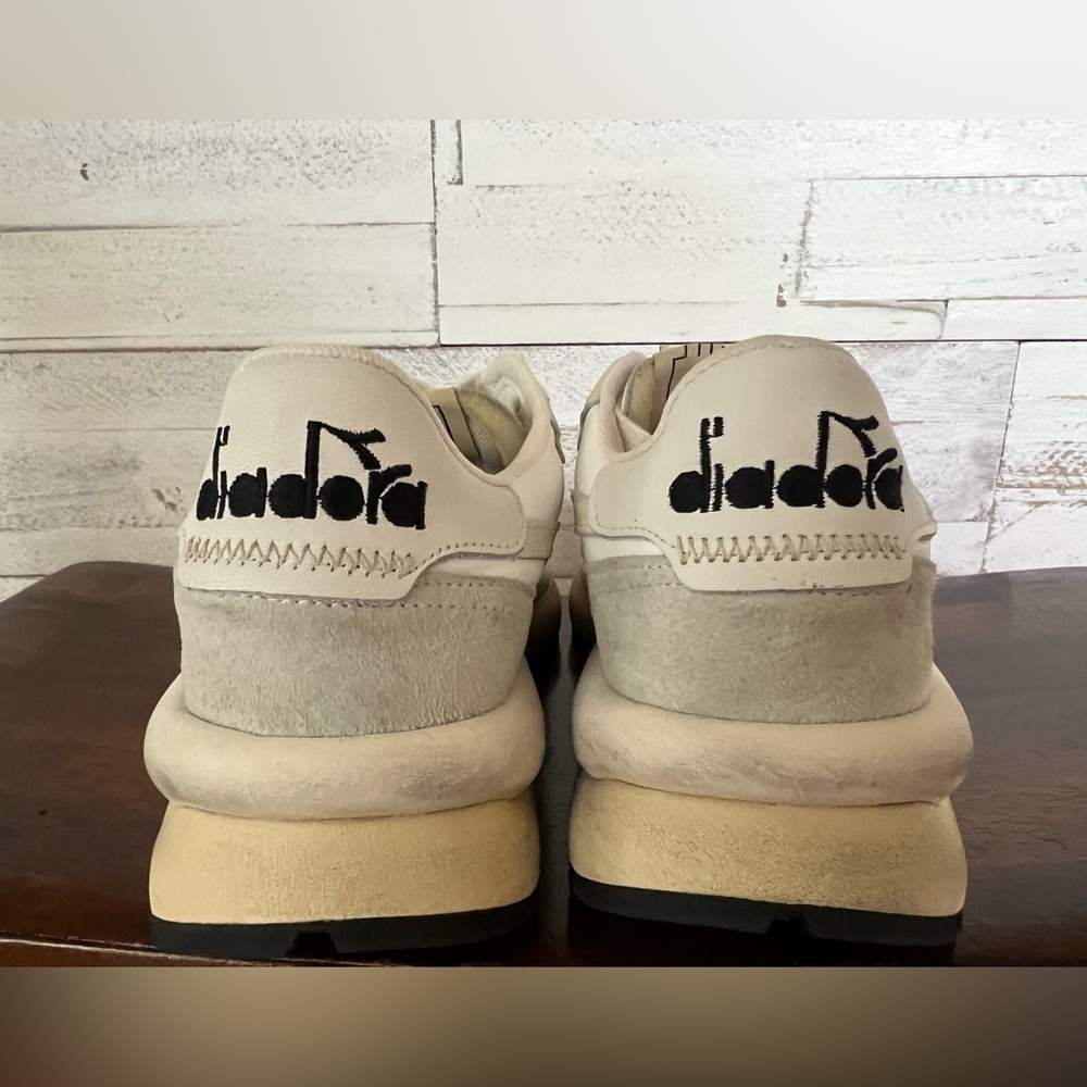 DIADORA Gender Inclusive Mercury Elite Water Resistant Sneaker in Size 6 5. (Wo) - Picture 4 of 10